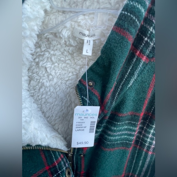 MAURICES LARGE “new with tags” FLEECE VEST - Picture 2 of 5